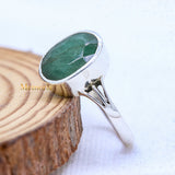 Natural Emerald Oval Cut Gemstone 925 Sterling Silver Ring